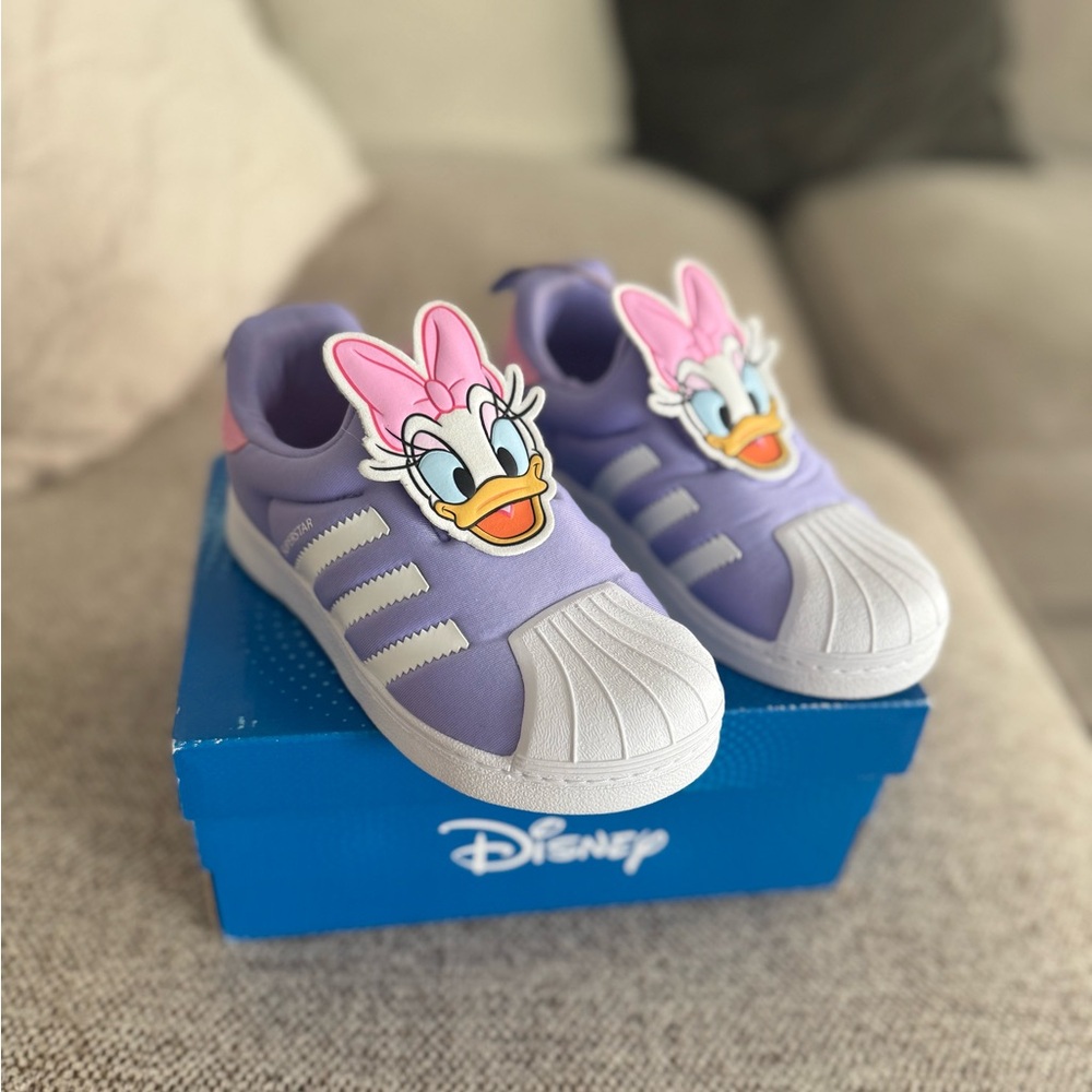 Daisy Duck Adidas Originals | Disney | Kids Size 10 | NEW